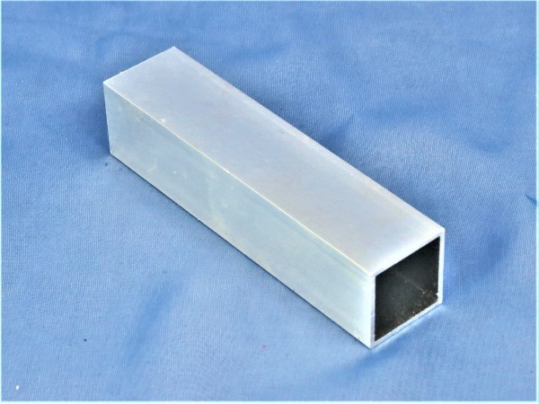 Aluminium-Vierkantrohr 25 × 25 × 1,5 mm